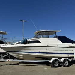 2006 Bayliner Classic Cruiser 