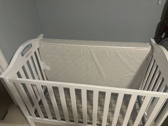 Crib, Mattress Included