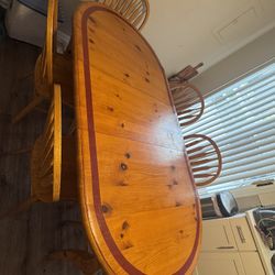 DINING TABLE 