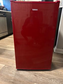 Red Galanz Mini-Fridge