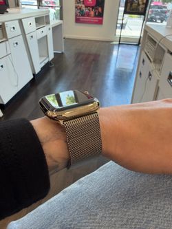 Apple Watch Series 9 - Gold with cellular