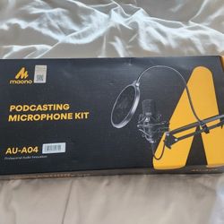 Maono Podcasting Microphone Kit