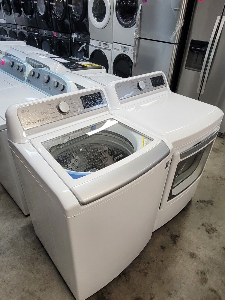LG Large Capacity 4.8cu Ft Top Loading Washer With Agitator And Gas Dryer Set