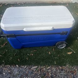 Igloo 110 Qt Glide Pro Portable Large Ice Chest Wheeled Cooler