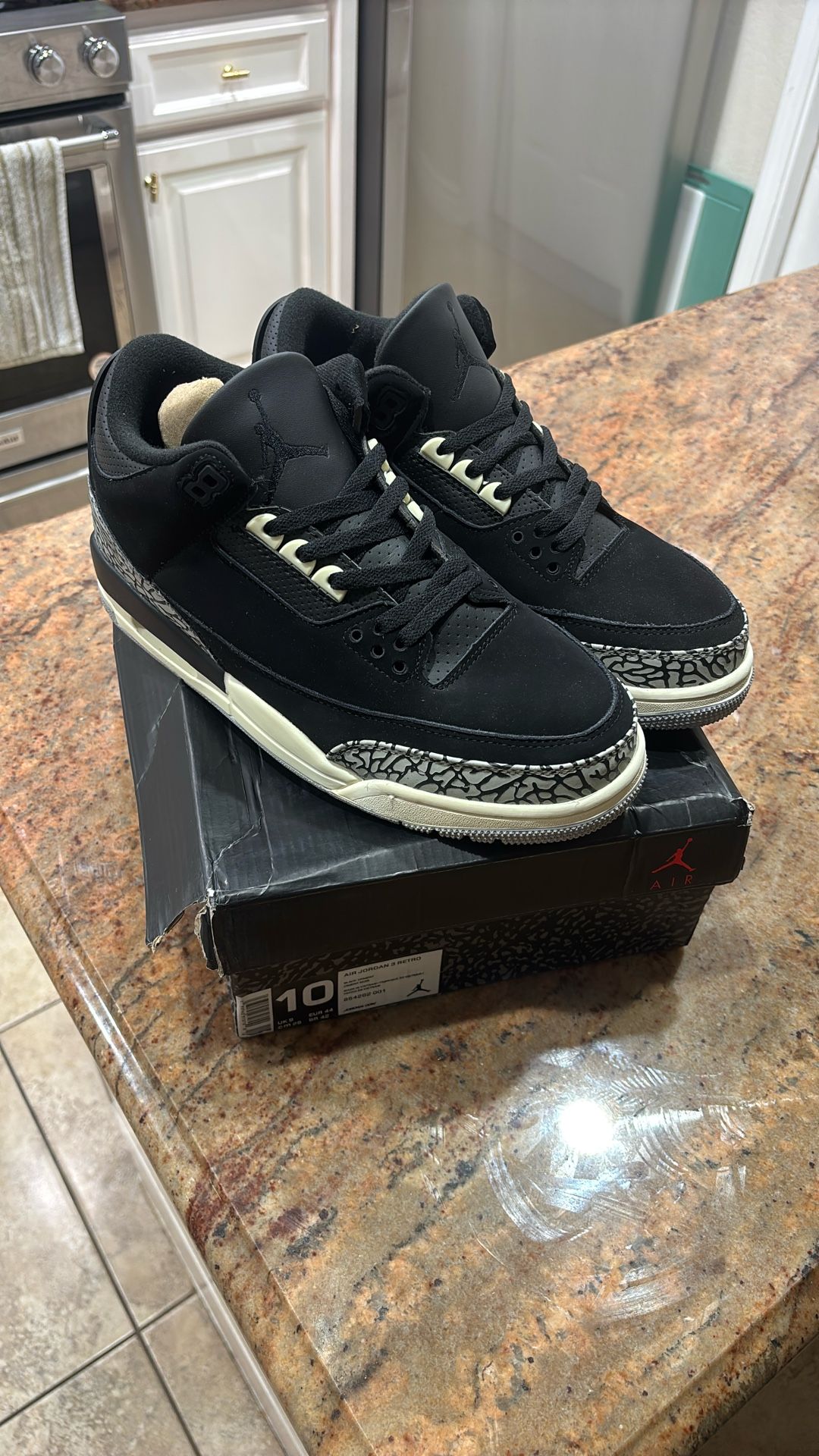 Jordan 3 "Black cement"