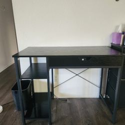 Black Desk