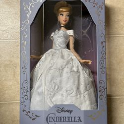 Cinderella 75th Anniversary Limited Edition Doll – 17''