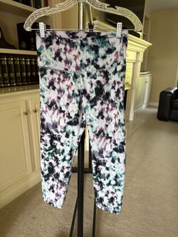Old Navy Active Go-Dry fitted capri leggings