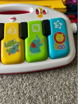 Fisher Price Deluxe Kick N Play