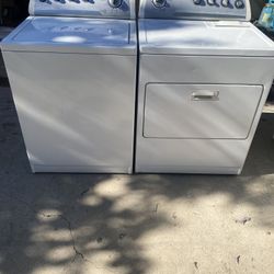 Whirlpool Washer And Gas Dryer 