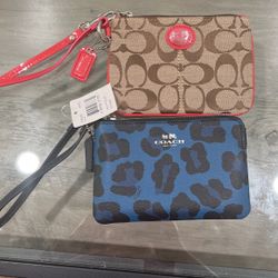 Wristlet  (Coach)