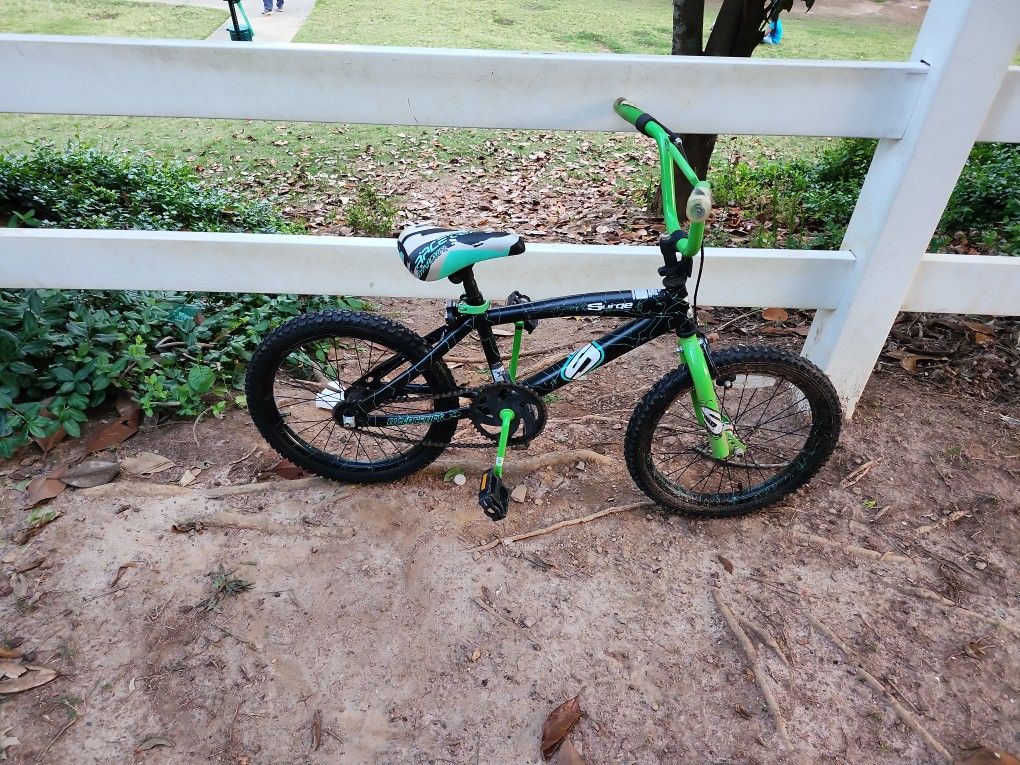 Surge18" Kids Bike