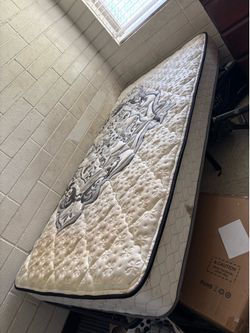 Twin mattress
