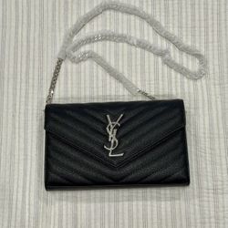 Stylish Black Chain Purse – Card Slots Inside, Like New