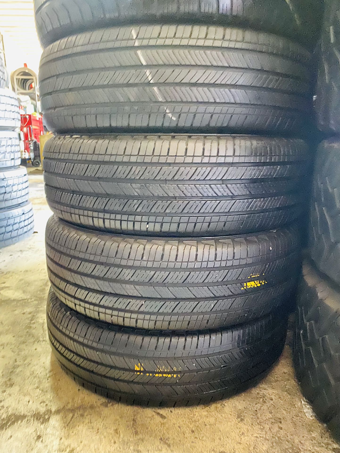 225/65R17 Marca Michelin En Excelentes Condiciones De Vida