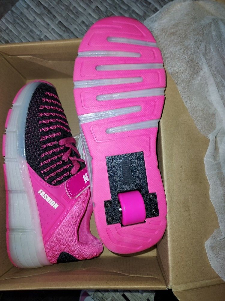 New) Kids Skate Shoes