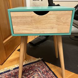 End table / Side Table / Nightstand With Storage 