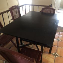 Dinning Table With 4 Chairs