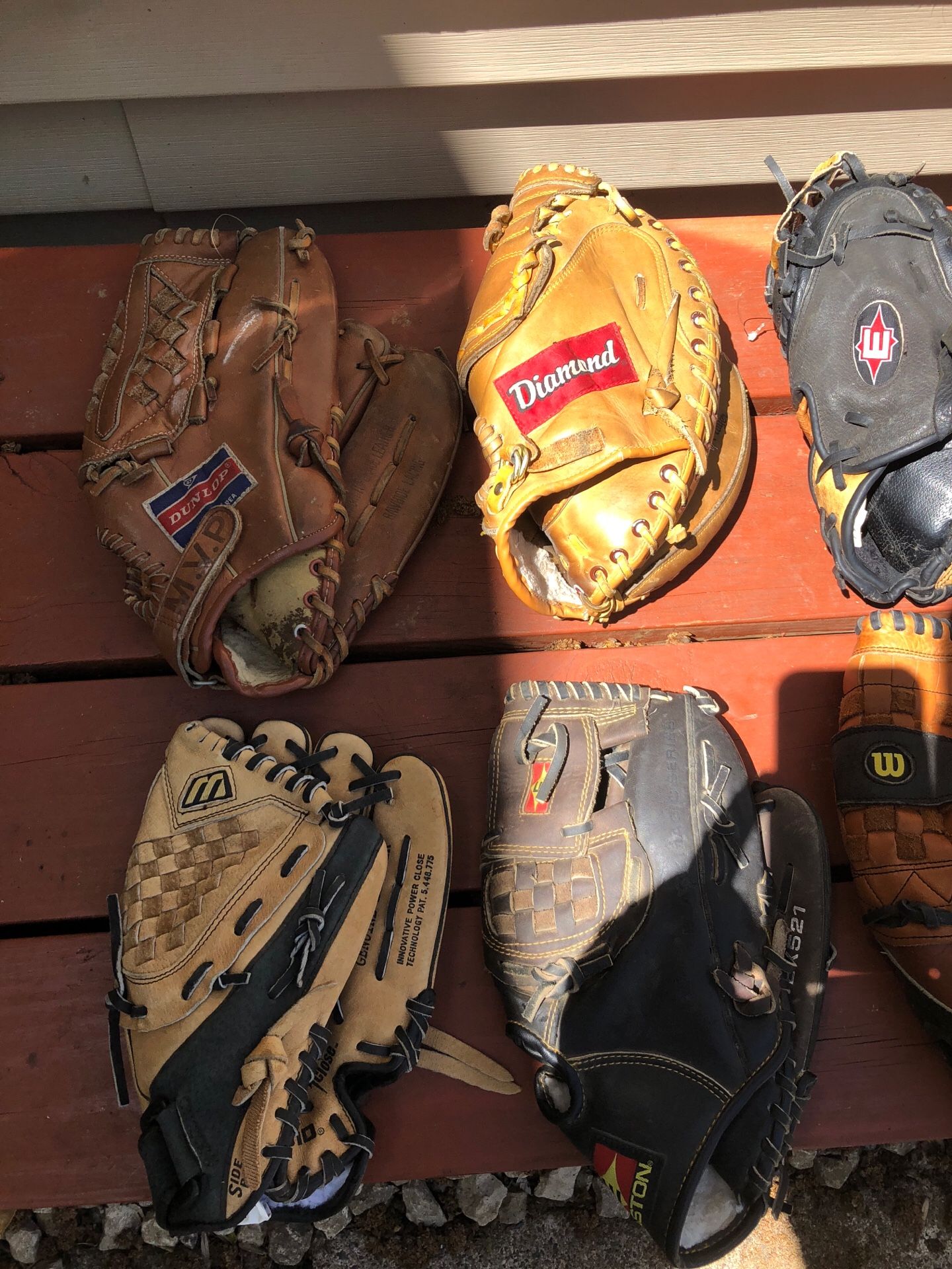 Baseball and softball gloves