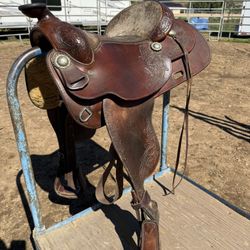 Saddle 15 Inch, Stamped “1039”