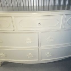 Dresser 7 Drawers Ivory Beautiful New With Crystal Knobs