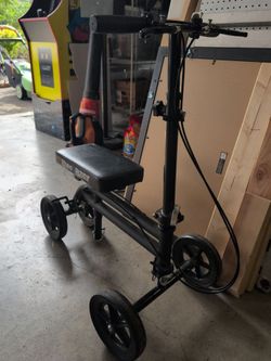 Knee Rover knee scooter, excellent condition