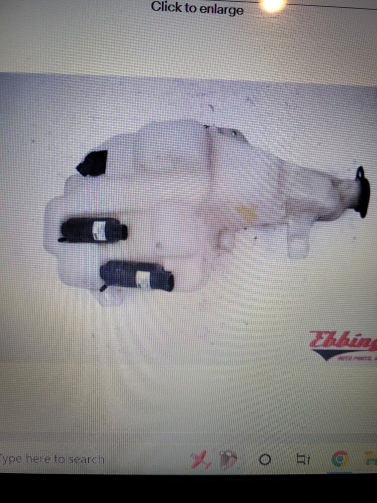 NEW LOWER PRICE!! 2004-2009 Cadillac SRX windshield washer réservoir and pump OEM equipment. O.B.O.