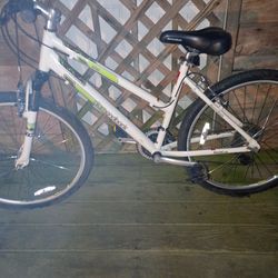 26" Diamondback Laurito bike