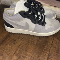 Jordan 1 Low SE Craft Gray Size 5