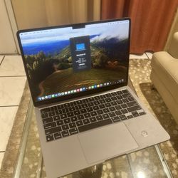 Mac Book M2 Chip