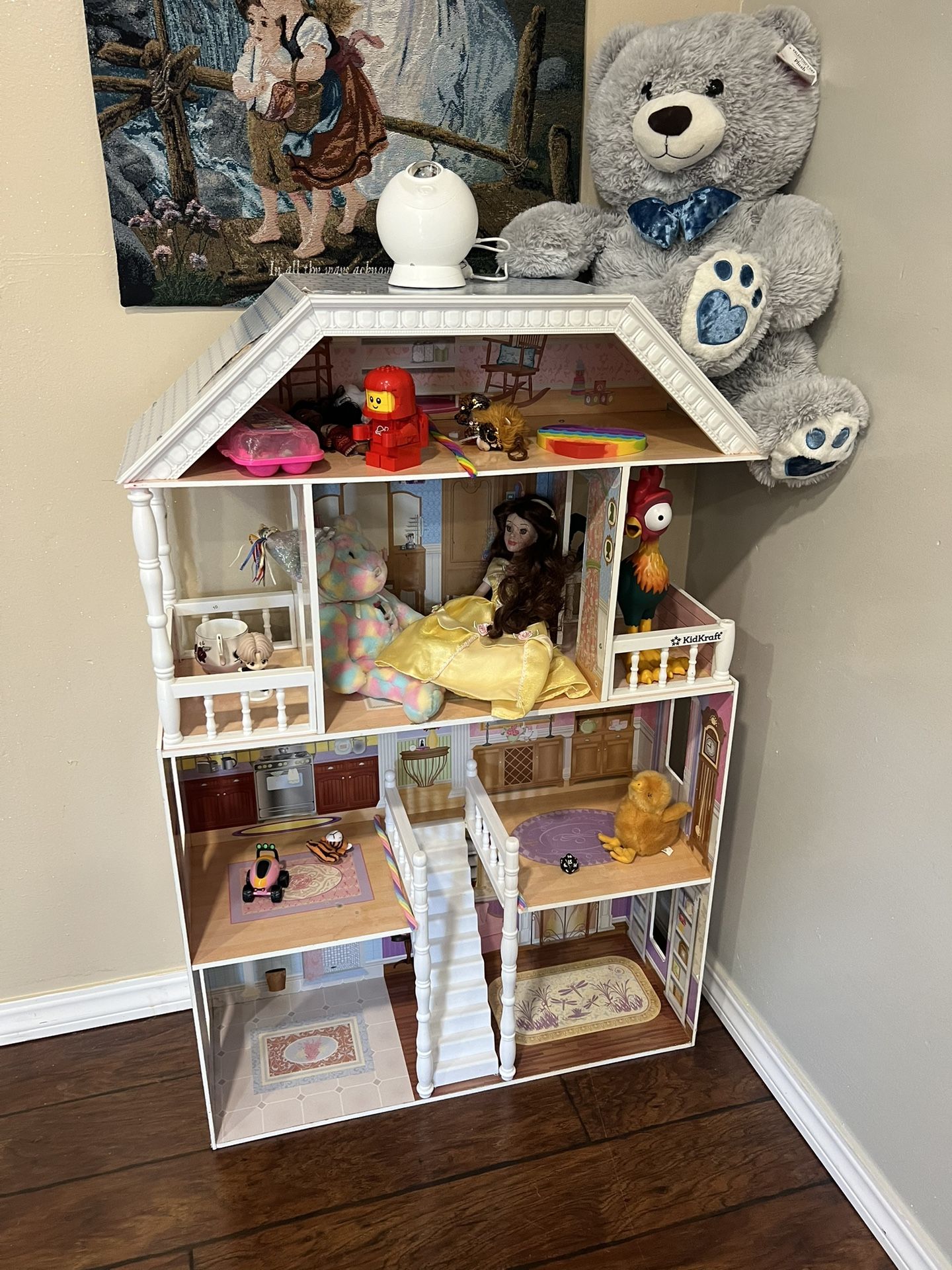 Doll House 
