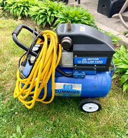 Cummins 13 Gallon 5HP Portable Air Compressor. Includes hose.