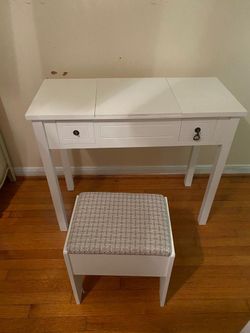 Desk / Vanity With Storage And a Poof. 
