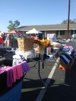 Venta de swapmeet. To-do barato Esquire de Lilac y Holliday. En Rialto