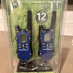 NEW- Motorola talkabout 2-way radios FV700R