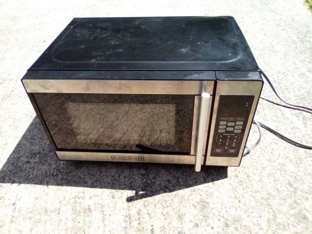 Microwave+Queen Size Mattress 30.00