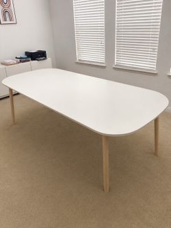 Modern White Dining / Conference Table – Excellent Condition