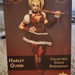 Harley Quinn Collectible Statue BATMAN Numbered