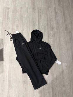 Black Alo Set, Size Large and brand new in bag with tags