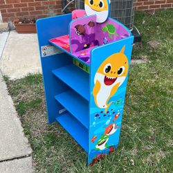 Baby Shark Book Shelf 
