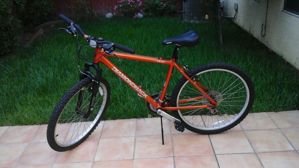 DIAMONDBACK PEAK 21 SPEED MOUNTAIN BIKE $100.00
