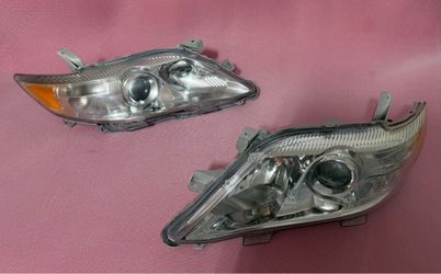 2011 Toyota Camry Oem Head Lights .