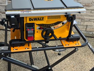 DEWALT 15 Amp 8-1/4 in. Compact Portable Jobsite Table Saw with stand
