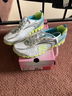 Sketchers Flex Sneakers Size 6.5