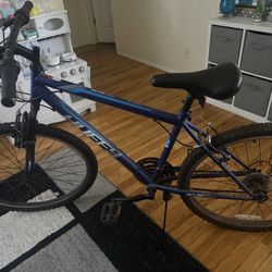 huffy hiking bike (CHECK DESCRIPTION)