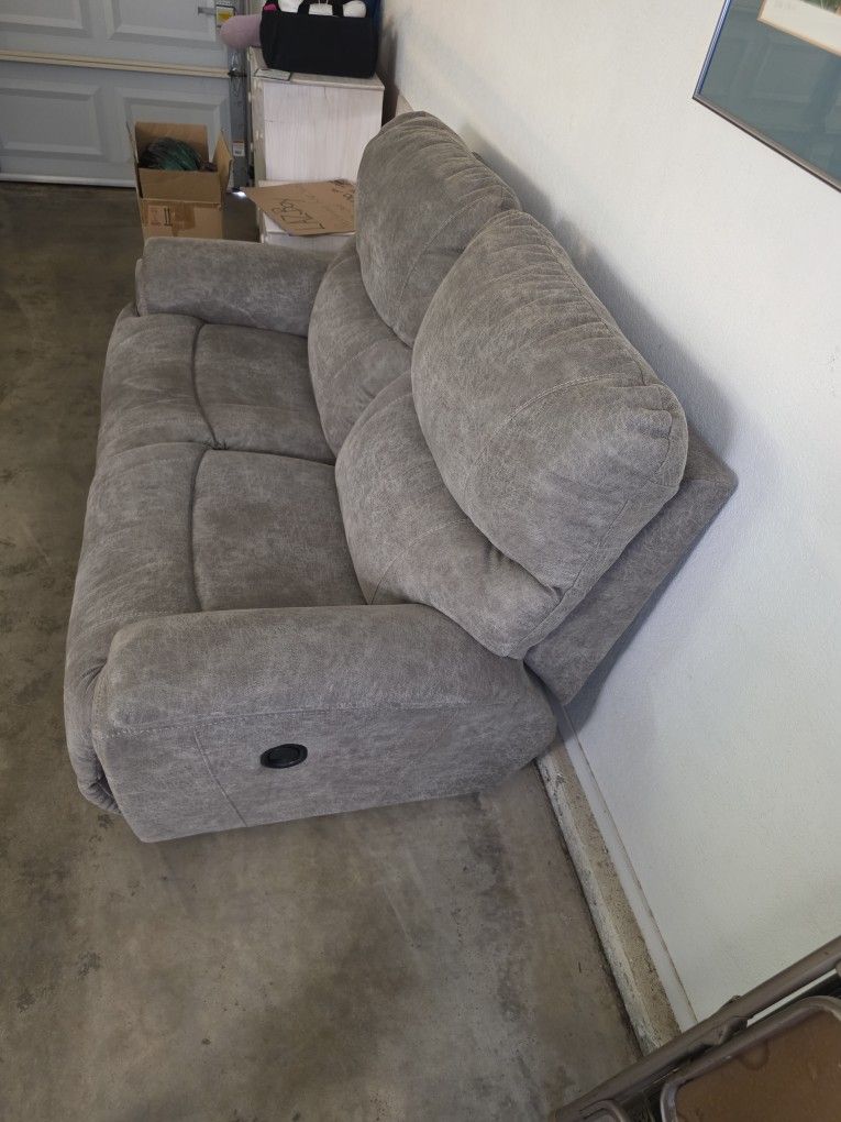 Lazyboy Loveseat Recliner