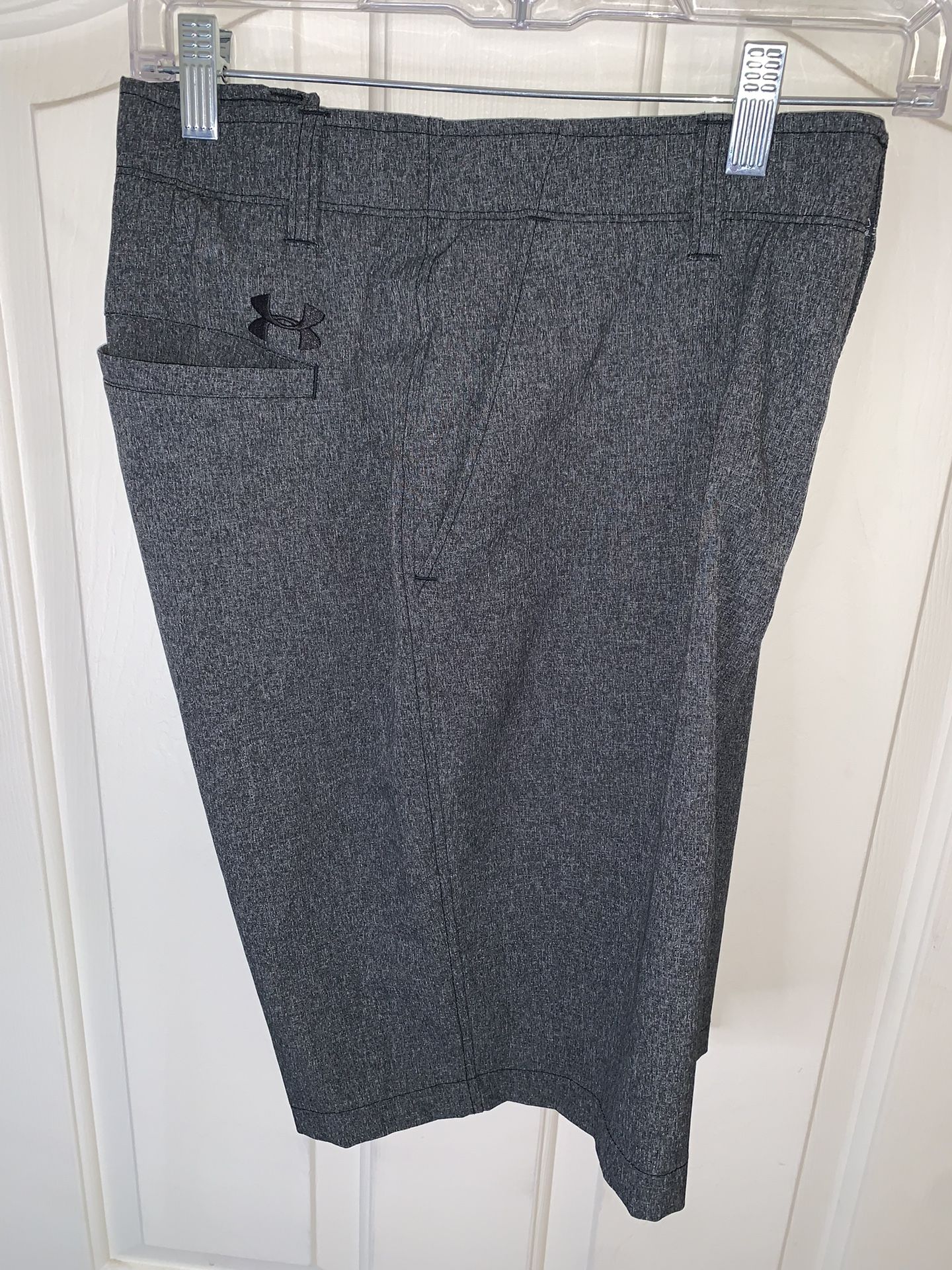 Men’s Under Armour Golf Shorts!!