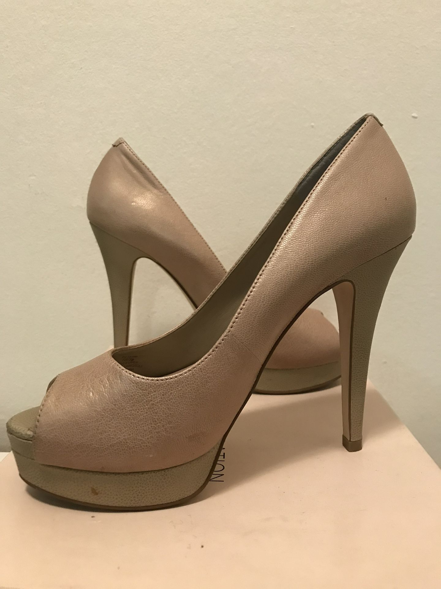 BCBGENERATION BCBG Fatima Open Toe Pumps Shoes Champagne Gold Size 6