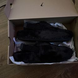 W Nike Fur Slides size 9 