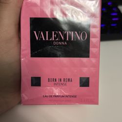 Valentino Donna Cologne 